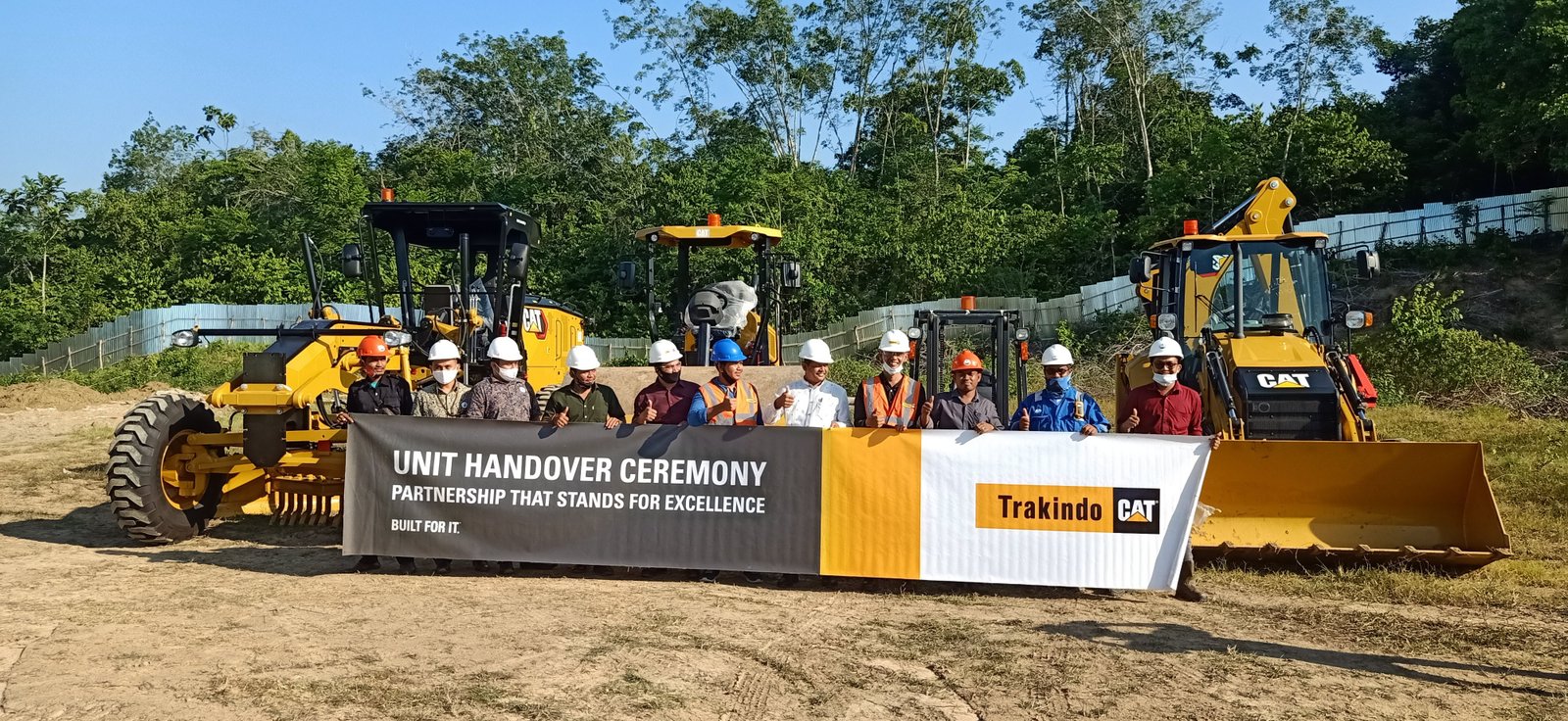 Hand Over Ceremony Pembelian Alat Berat dari PT Trakindo Utama ke PT Atlantic Alam Industri